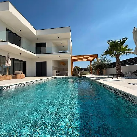 Mi Casa - Private Luxury Villa, Heated Pool-jacuzzi Willa Smokovic
