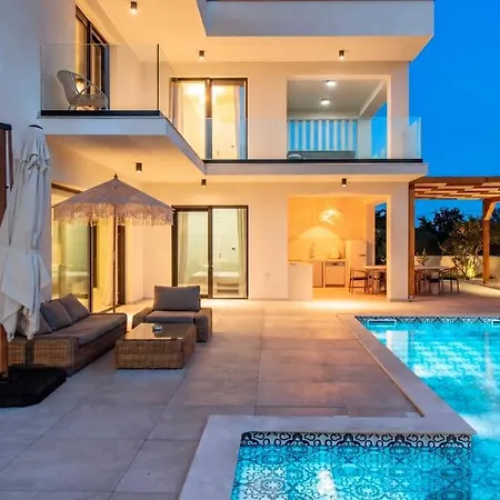 Mi Casa - Private Luxury Villa, Heated Pool-jacuzzi
