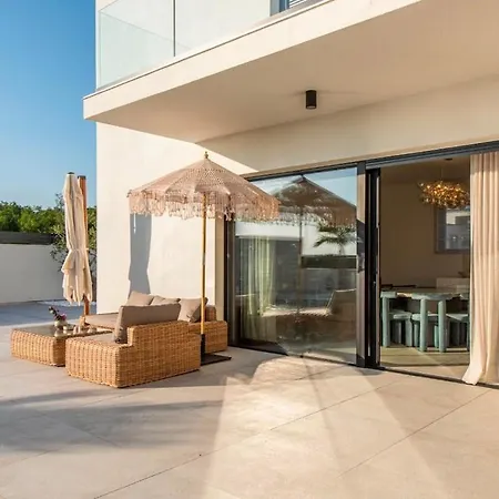 Mi Casa - Private Luxury Villa, Heated Pool-jacuzzi Willa Smokovic