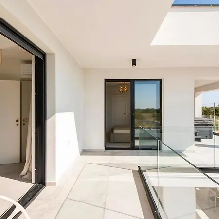 Mi Casa - Private Luxury Villa, Heated Pool-jacuzzi * Smokovic